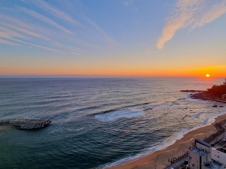 Sokcho Summitbay 1807 "Ocean View" Aparthotel Exteriör bild